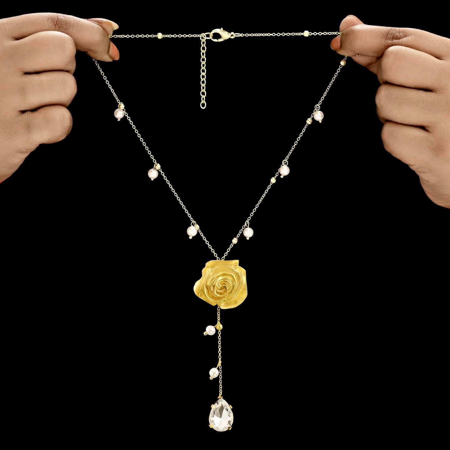 Anti-Tarnish Golden Rose Crystal Necklace✨
