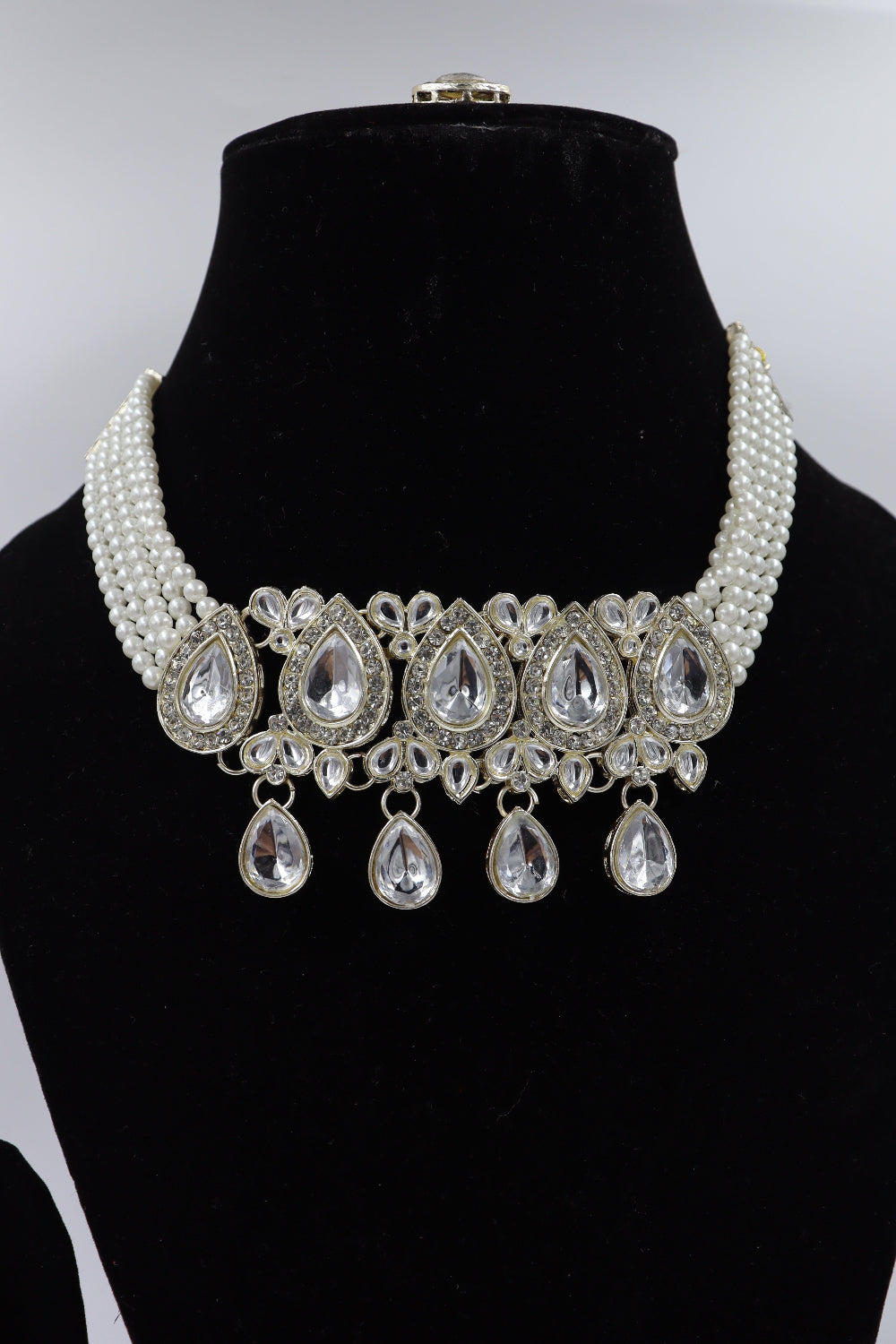stone studded white pearl neck piece