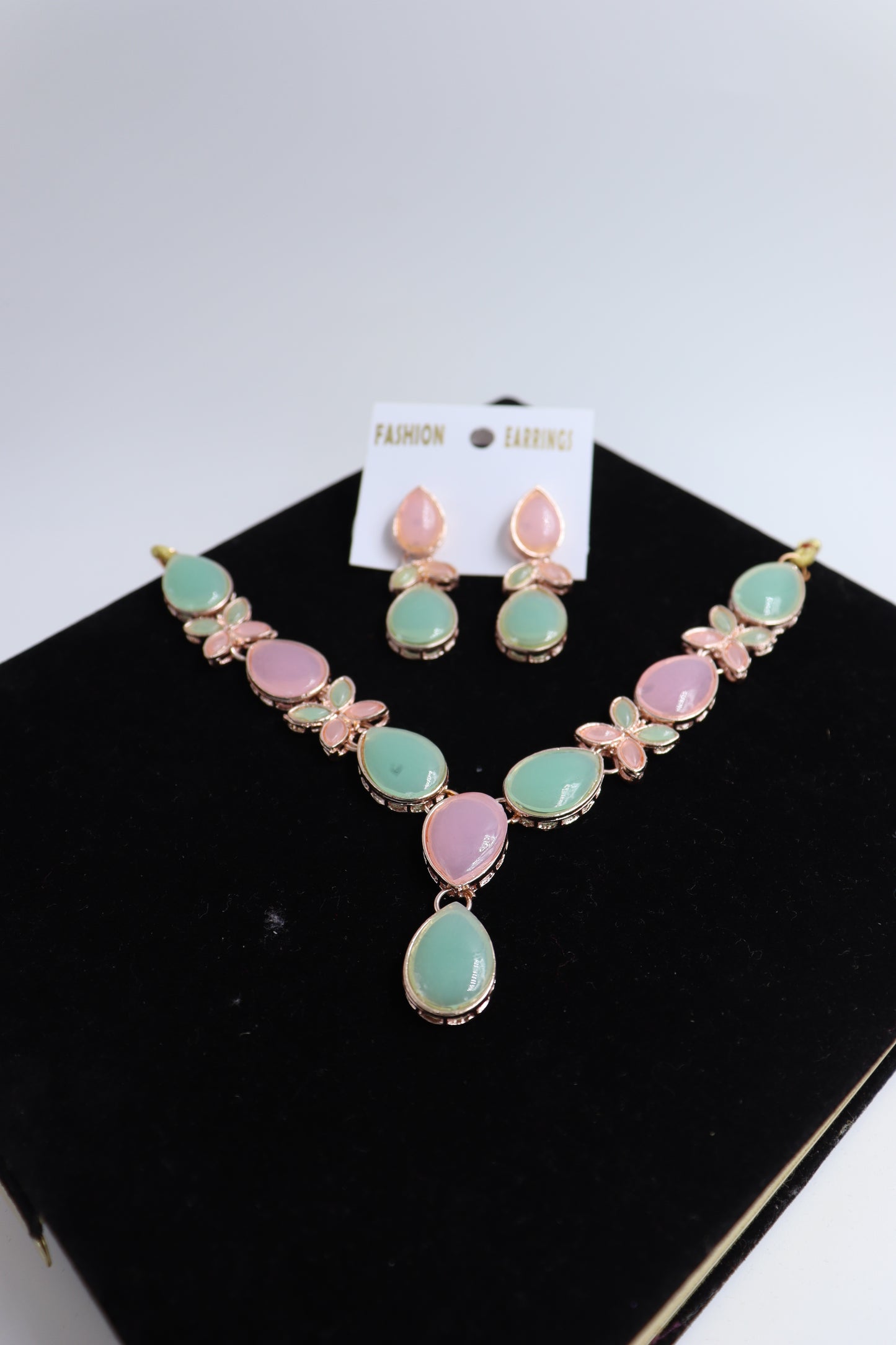 multicolor necklace set