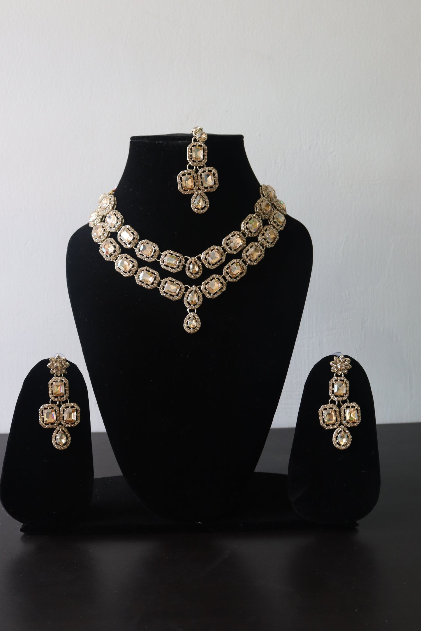 stone studded necklace set