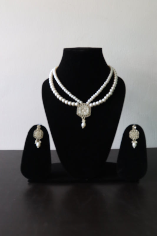 white pearl necklace set