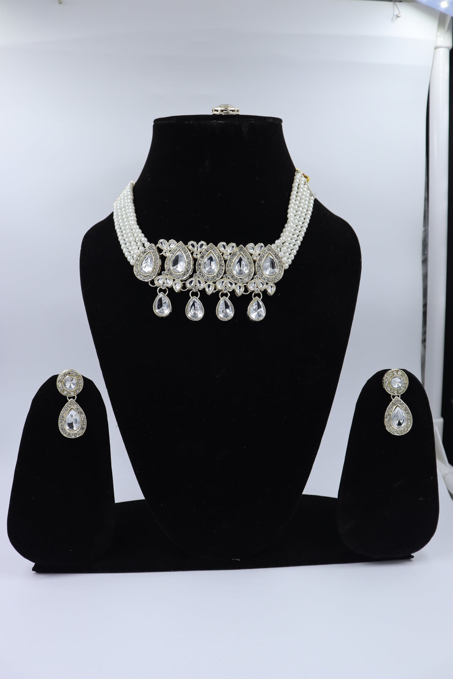 stone studded white pearl neck piece