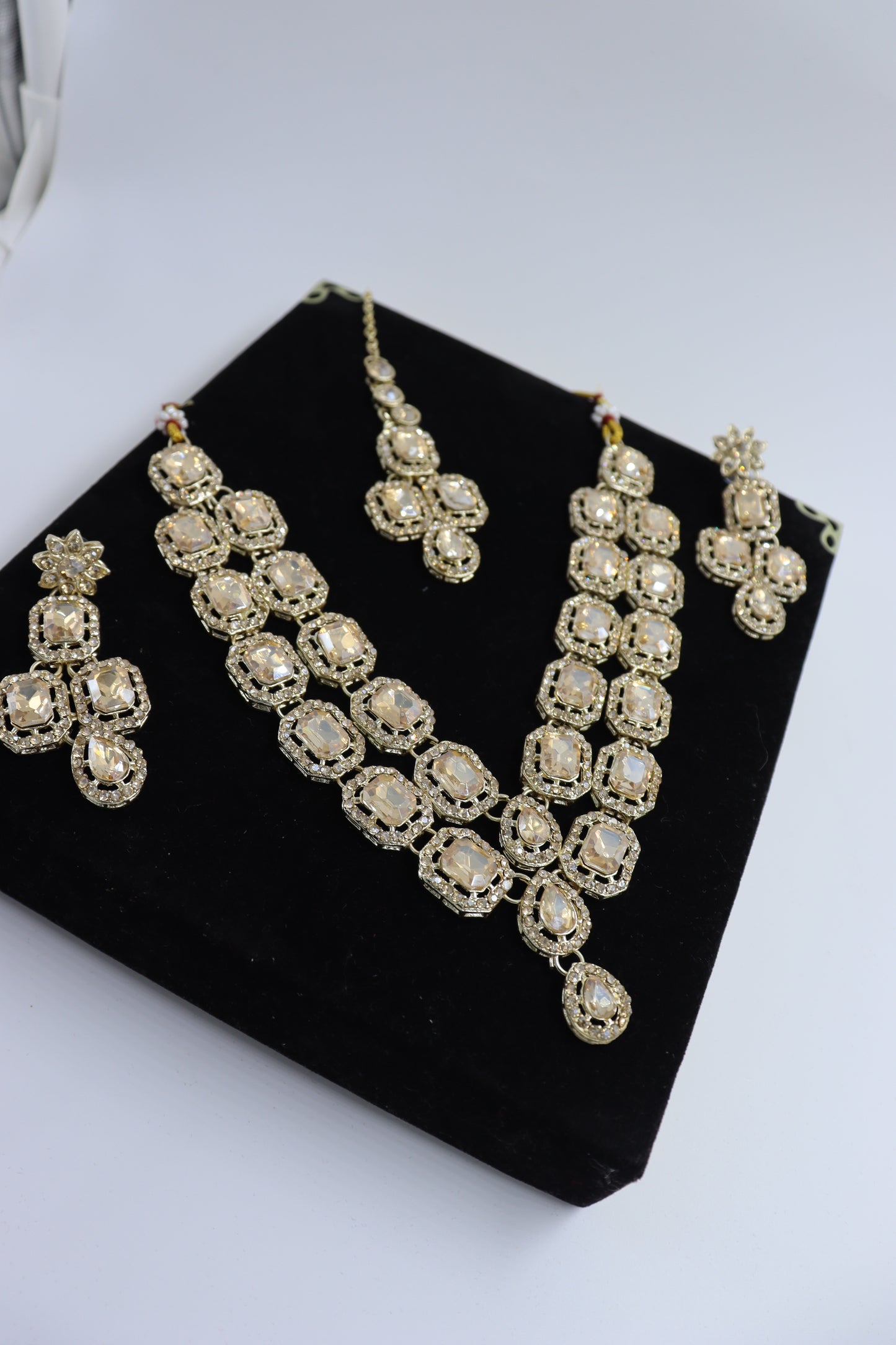 stone studded necklace set
