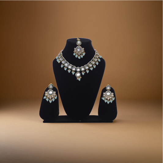 Kundan studded necklace set